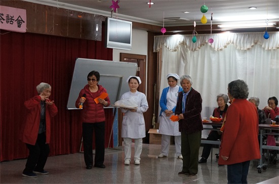 广州友好老年公寓 三八国际妇女节 军干区庆祝三八国际妇女节茶话会