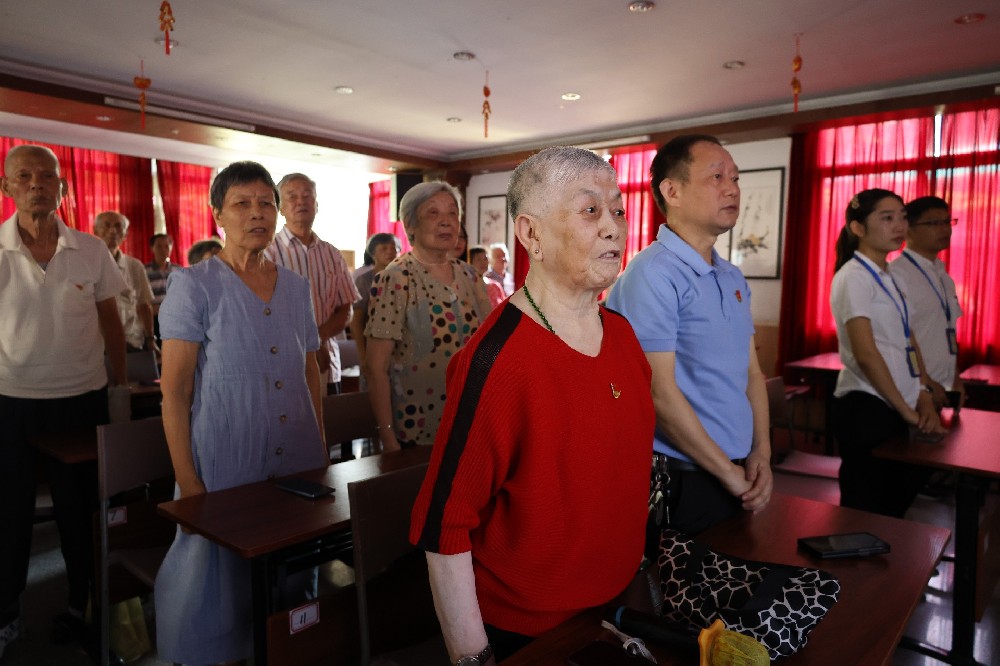 铭记历史 缅怀先烈——中共友好总支部联合广州友好机构组织收看抗战胜利80周年阅兵仪式